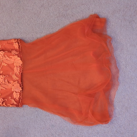 Red Tea Ceremony Dress - Picture 3 of 8